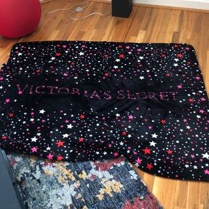 Victoria’s Secret Sherpa throw, SO COMFY